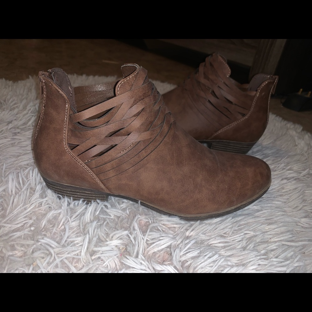 New flat booties